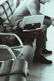 С лаптопа на летището