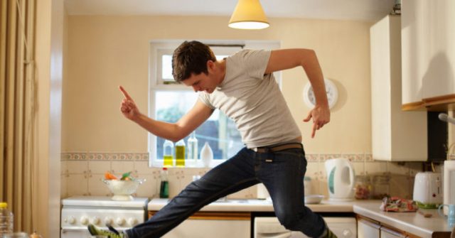 да живееш сам